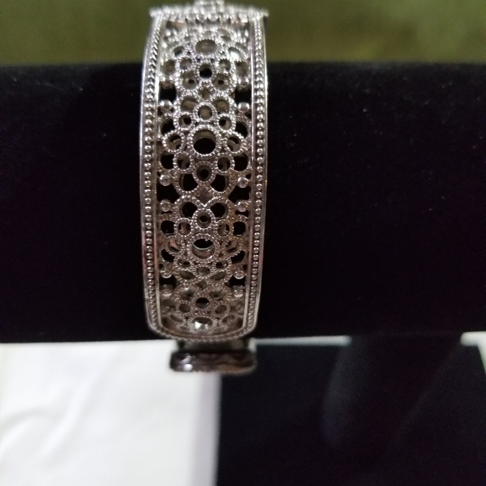 Sterling Silver 8 inch cuff bracelet Judith Ripka